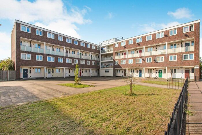 2 Bedroom Flat For Sale In Penmon Road, London, SE2