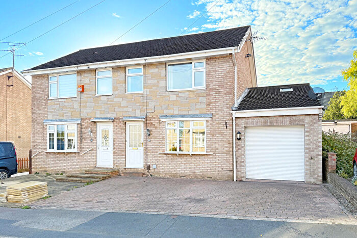 4 Bedroom Semi-Detached House To Rent In Kingsley Park Mews, Harrogate, HG1