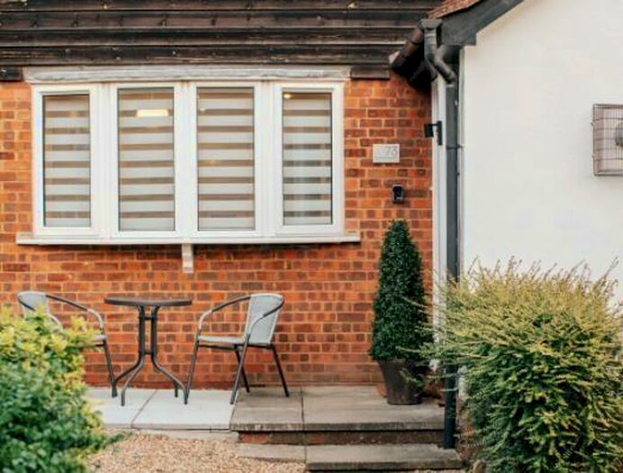 1 Bedroom Flat To Rent In Ladywood Road, Hertford, SG14