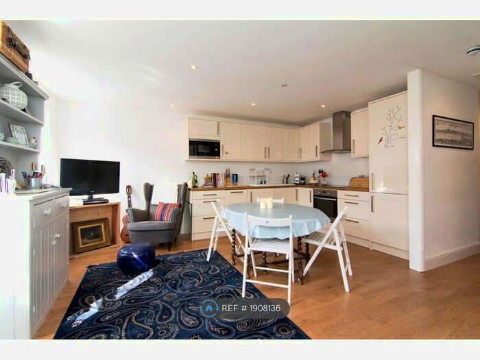 1 Bedroom Flat To Rent In Tomlins Grove, London, E3
