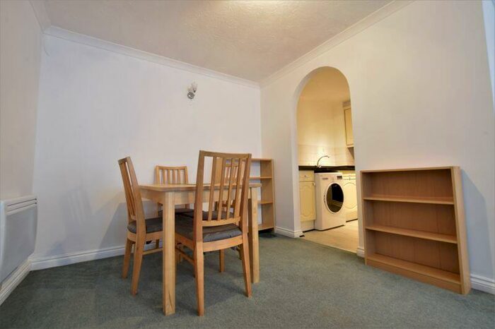 2 Bedroom Apartment To Rent In Paradise Square, City Centre, Oxford, OX1