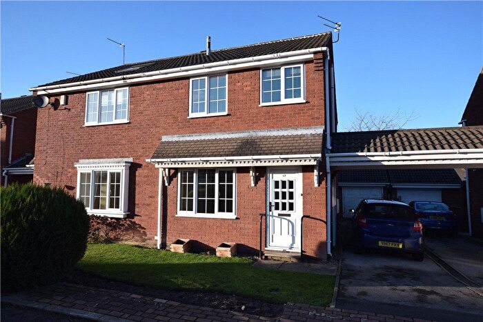 3 Bedroom Semi-Detached House To Rent In Oakdene Court, Leeds, West Yorkshire, LS17