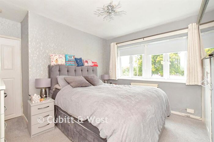 3 Bedroom Semi Detached House For Sale In Corhampton Crescent, Havant, Hampshire, PO9