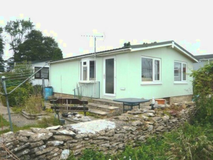 2 Bedroom Park Home For Sale In Hampton Fields, Minchinhampton, GL6