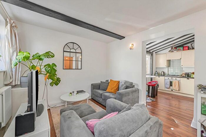 2 Bedroom Flat To Rent In Stuart Road, Peckham, SE15