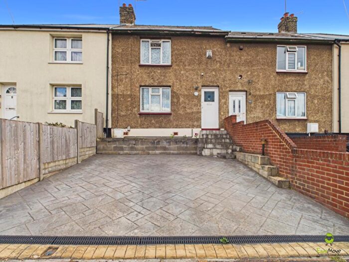 3 Bedroom Terraced House For Sale In Willow Road, Dartford, Kent, DA1