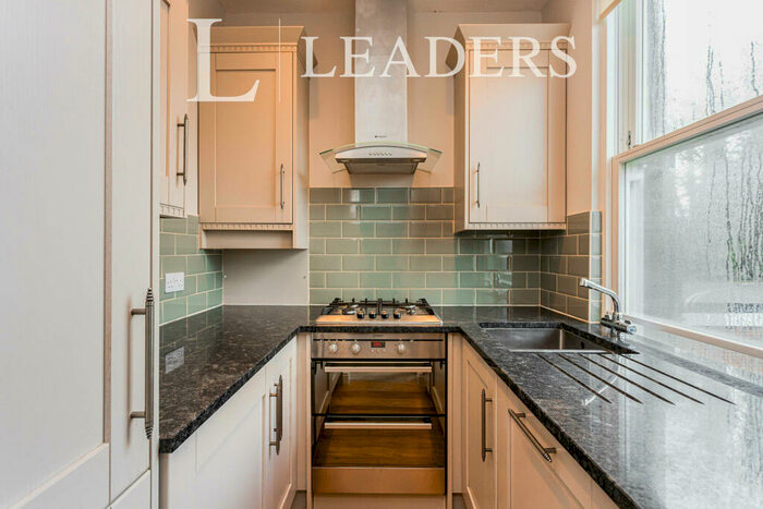 1 Bedroom Flat To Rent In The Broadway, RH16