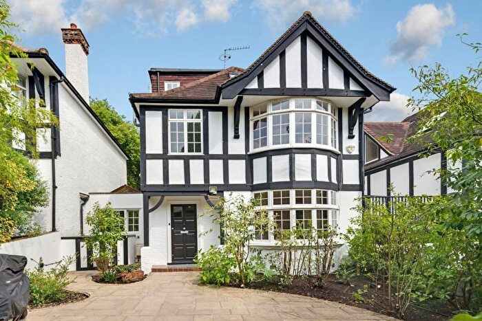 6 Bedroom Detached House To Rent In Hillway, Highgate, N6