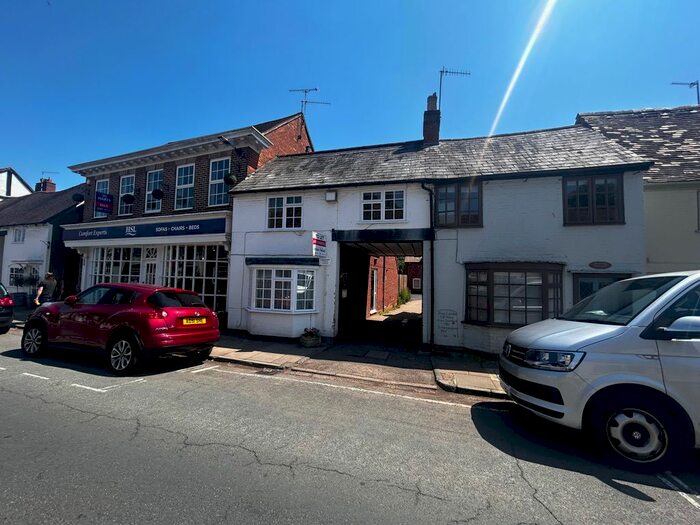 2 Bedroom Town House To Rent In High Street, Henley-In-Arden, B95