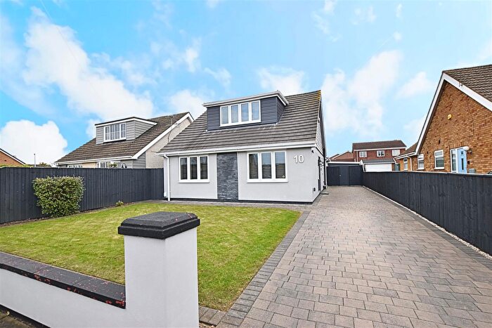 3 Bedroom Detached House For Sale In Fillingham Crescent, Cleethorpes, DN35