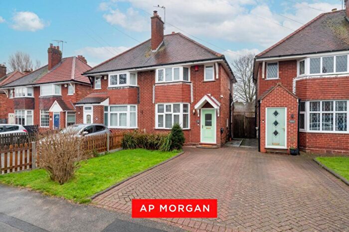 2 Bedroom Semi Detached House For Sale In Shalford Road, Solihull, West Midlands, B92