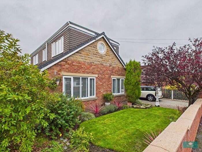 4 Bedroom Detached Bungalow For Sale In Brellafield Drive, Oldham, OL2