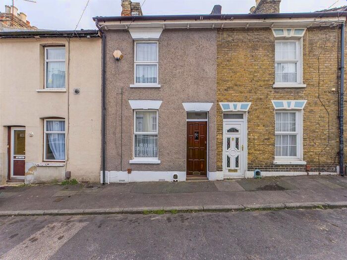 3 Bedroom Terraced House To Rent In Rose Street, Rochester, ME1