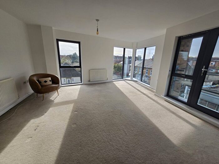 2 Bedroom Flat To Rent In Kitchener House, Warwick Road, West Drayton, UB7