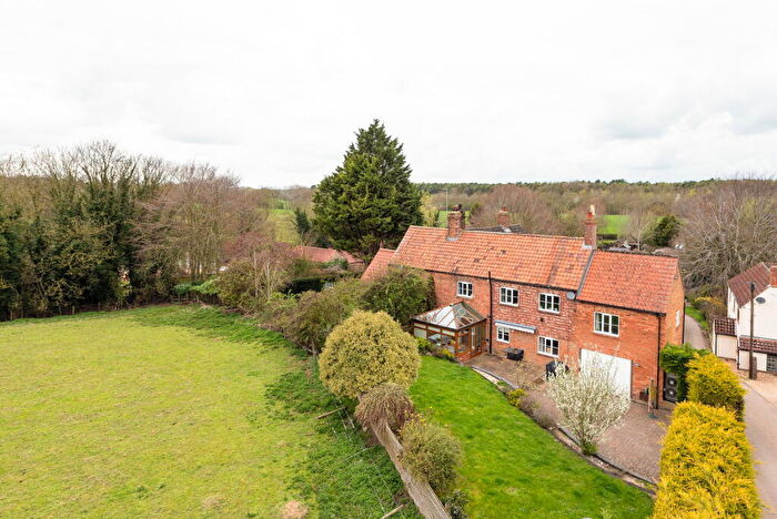 4 Bedroom Semi-Detached House For Sale In Hill Farm Cottage, Woodford, NN14