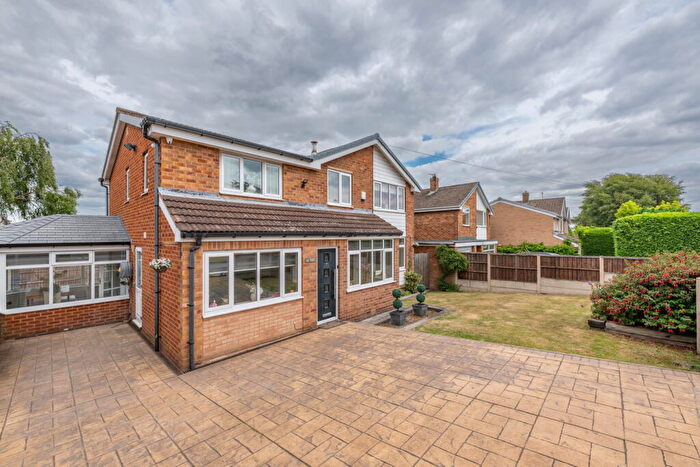 4 Bedroom Detached House For Sale In Paddock Close, Staincross, Barnsley, S75