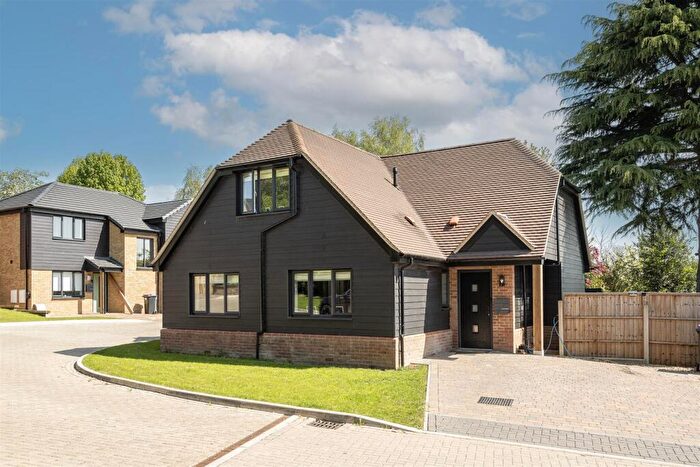 4 Bedroom Detached House For Sale In Garden Court, Kimpton, SG4