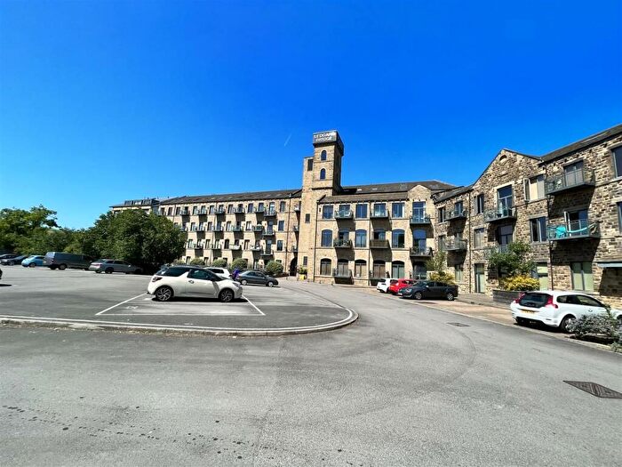 1 Bedroom Flat For Sale In Ledgard Wharf, Mirfield, WF14