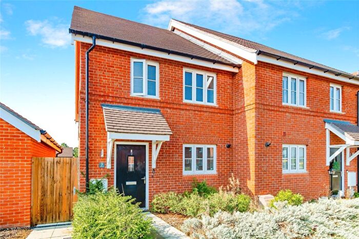 2 Bedroom Semi-Detached House For Sale In Hoadley Road, Horley, Surrey, RH6