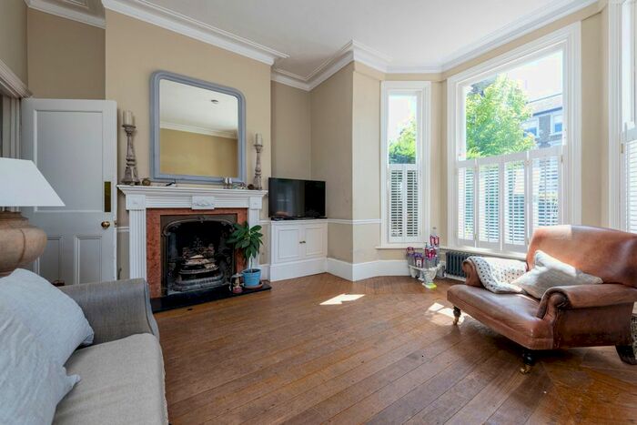 2 Bedroom Flat To Rent In Brodrick Road, London, SW17