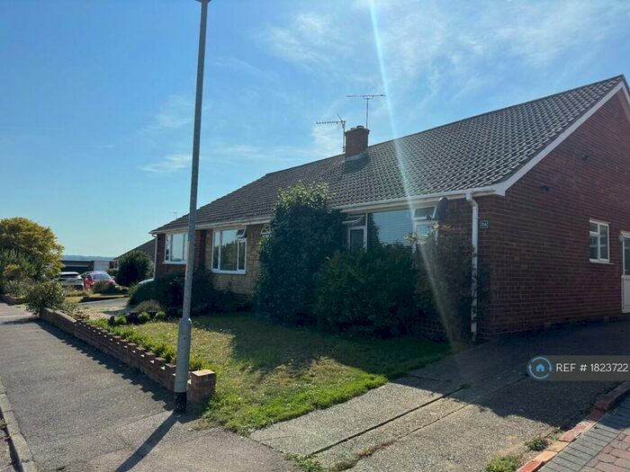 3 Bedroom Bungalow To Rent In St. Michaels Close, Canterbury, CT2