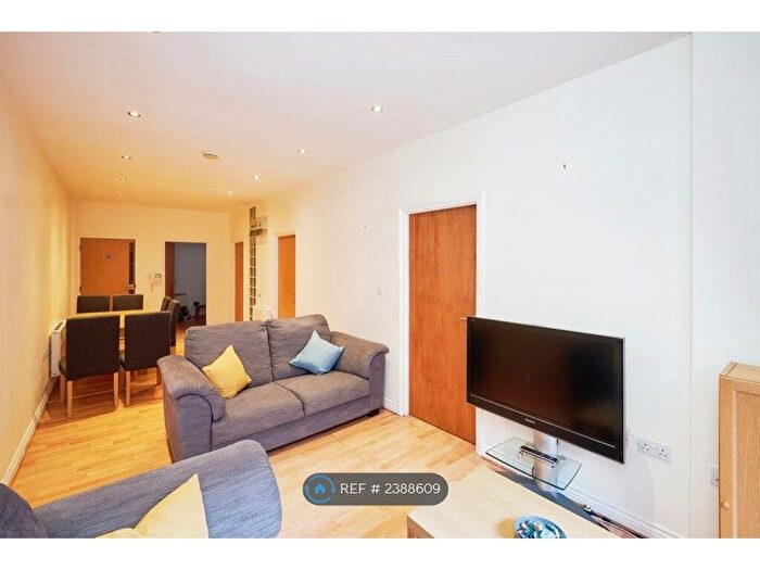 2 Bedroom Flat To Rent In Boxworks, Birmingham, B1