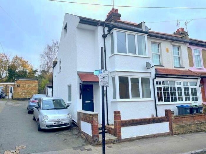 2 Bedroom End Of Terrace House To Rent In Woodman Road, Coulsdon, CR5