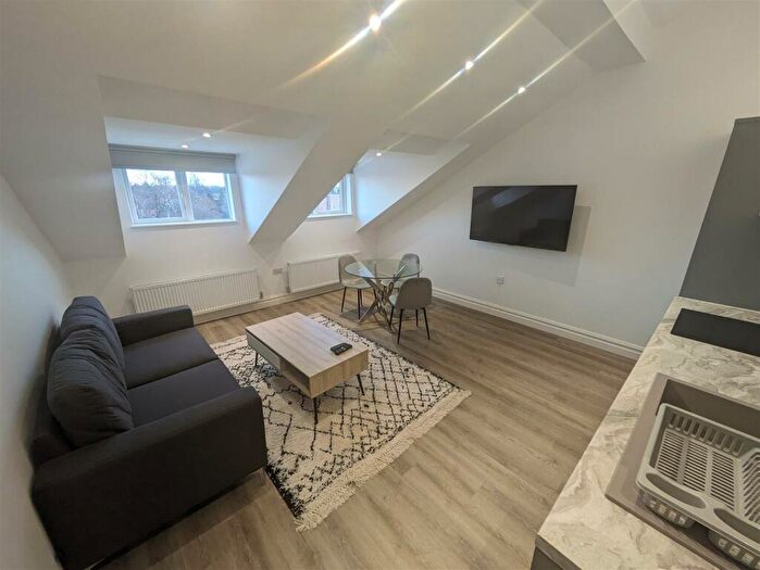 1 Bedroom Flat To Rent In Wilmslow Road, Withington, Manchester, M20