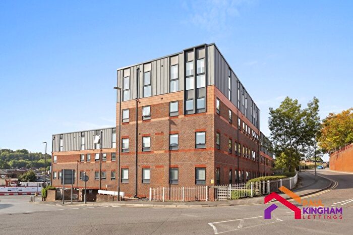1 Bedroom Flat To Rent In Tempus Court, High Wycombe, HP13