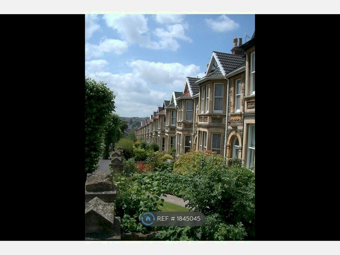 2 Bedroom Flat To Rent In Longfellow Avenue, Bath, BA2