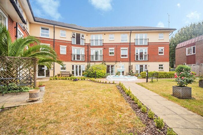 1 Bedroom Flat For Sale In Rollesbrook Gardens, Southampton, Hampshire, SO15
