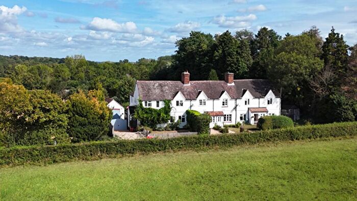 4 Bedroom End Of Terrace House For Sale In Kembers Lane, Mapledurwell, RG25