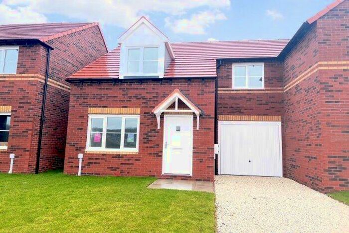 3 Bedroom Property To Rent In Moorhen Drive, Chesterfield S43