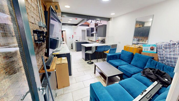 6 Bedroom House To Rent In Dale Road, Selly Oak, Birmingham, B29