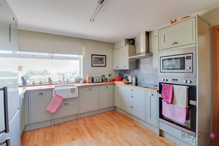 2 Bedroom Detached Bungalow For Sale In Lightwood Road, Marsh Lane, Sheffield, S21