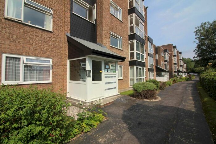 2 Bedroom Flat To Rent In Daisyfield Court, Bury, BL8