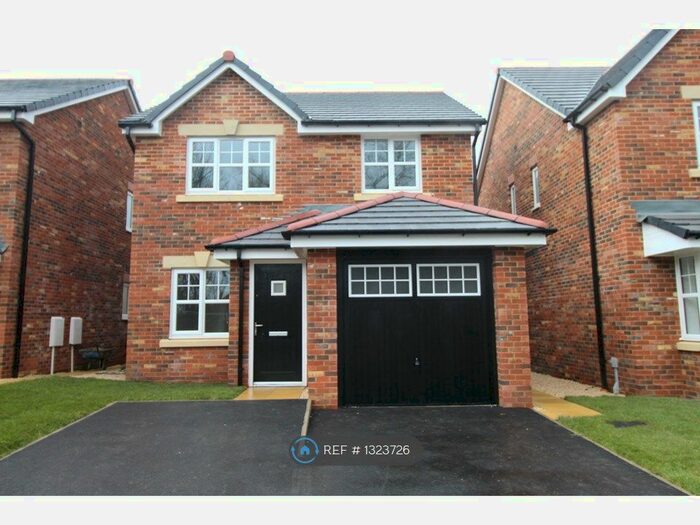 3 Bedroom Detached House To Rent In Ladyshore Walk, Bolton BL2