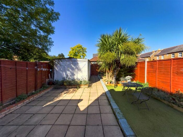 3 Bedroom Flat To Rent In Staines Road, Bedfont, Feltham, TW14