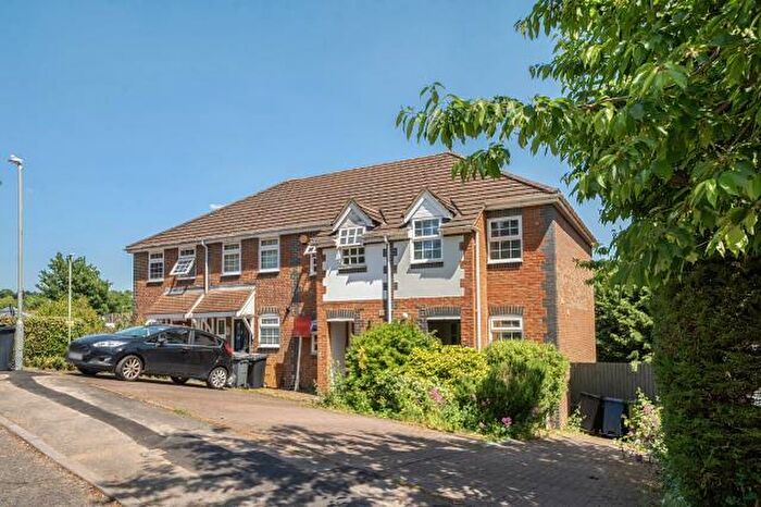 3 Bedroom Terraced House For Sale In Wheelers Park, High Wycombe, HP13
