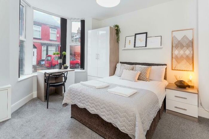 6 Bedroom Terraced House To Rent In Halsbury Road, Kensington, Liverpool, L6