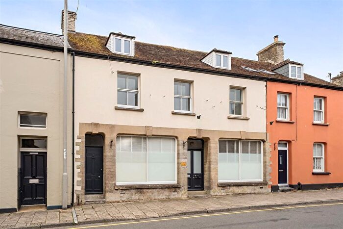 3 Bedroom Flat To Rent In High Street, Stalbridge, Sturminster Newton, DT10