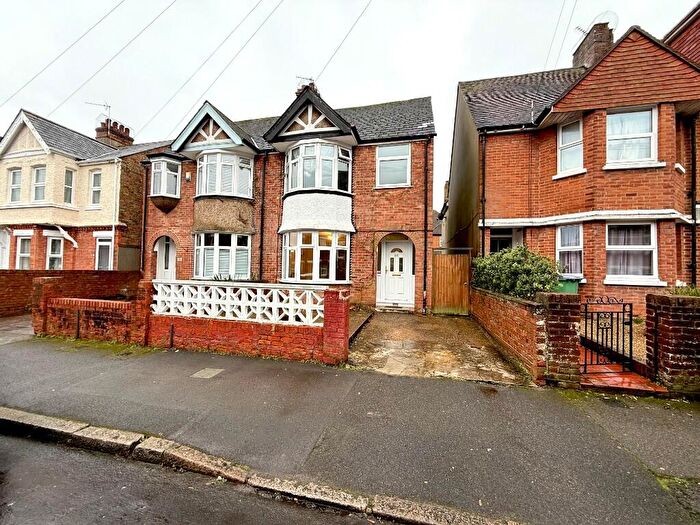 4 Bedroom Semi Detached House To Rent In Morehall Avenue, Folkestone, Kent, CT19