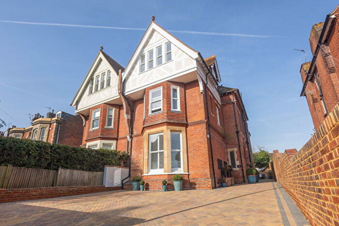 6 Bedroom Detached House For Sale In Ethelbert Road, Canterbury, CT1