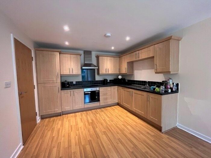 2 Bedroom Flat To Rent In St George Villas, Broadway, Chadderton, Oldham, OL9