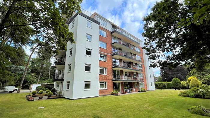 2 Bedroom Apartment For Sale In The Avenue, Branksome Park, BH13
