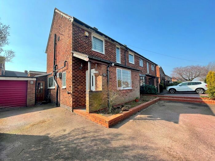 3 Bedroom Semi-Detached House To Rent In Cornyx Lane, Solihull, West Midlands, B91
