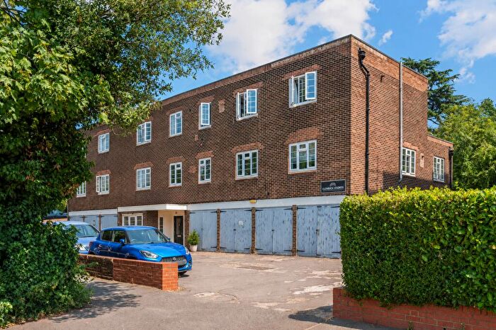 3 Bedroom Apartment For Sale In Glenbuck Road, Surbiton, KT6