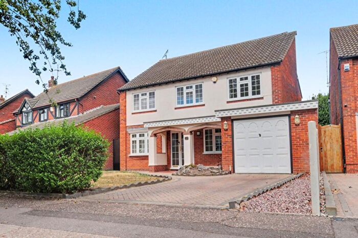 4 Bedroom Detached House For Sale In Bishopsteignton, Shoeburyness, SS3
