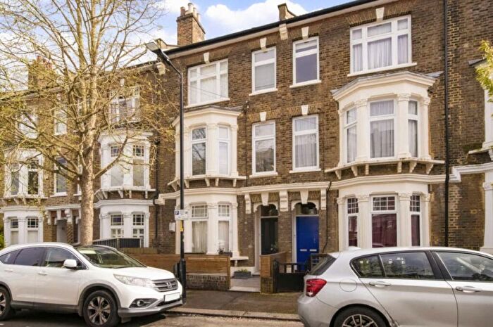 1 Bedroom Flat To Rent In Glengarry Road, East Dulwich, SE22