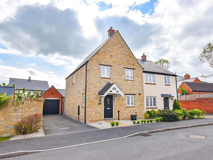 4 Bedroom Semi Detached House To Rent In Catch Yard Road, Silverstone, NN12